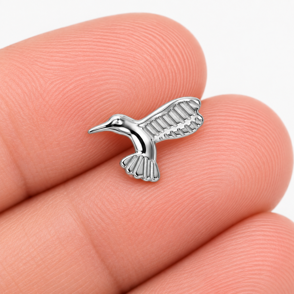 Labret argintiu titan in forma de colibri