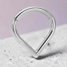 Cercel argintiu titan in forma de lacrima tip clicker