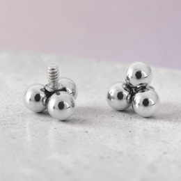 Labret argintiu titan filet intern cu trio beads