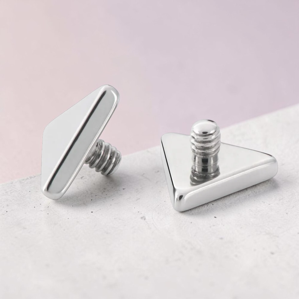Labret argintiu titan filet intern triunghi minimalist